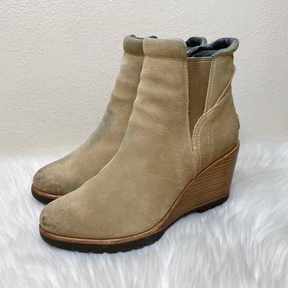 Sorel Beach After Hours Chelsea Wedge Booties - Picture 1 of 11